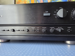 Стереоусилитель Yamaha AX-1070 (2 фото из 4)