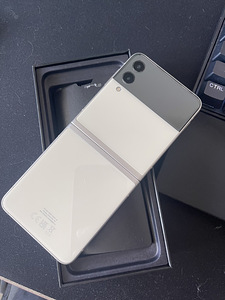 ПРОДАМ GALAXY Z FLIP 3 128GB (1 фото из 2)