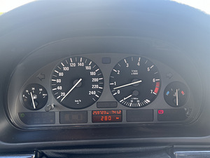 BMW E39 528i Manual 142kW (6 foto / 7)