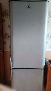 Холодильник Indesit, Mustamae (1 фото из 3)