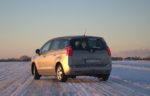 2012 Peugeot 5008 (2 foto / 6)
