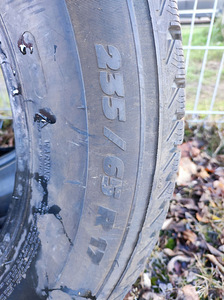 Talverehvid Michelin 235/65R17 (3 foto / 4)