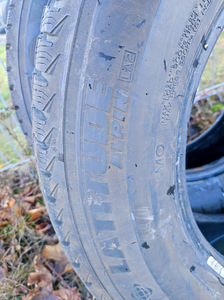 Talverehvid Michelin 235/65R17 (4 foto / 4)