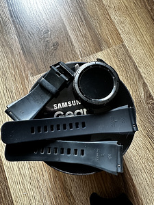 Samsung Gear S3 Frontier (2 foto / 3)