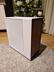 Fractal Design North Chalk White (1 foto / 6)