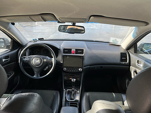 Honda Accord 2.0 114kW (8 foto / 15)
