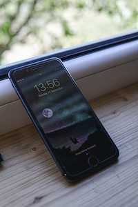 iPhone 8 plus 64GB space gray (2 foto / 3)