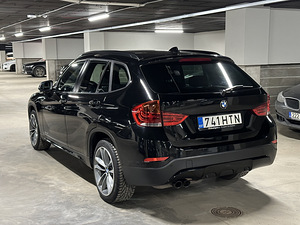 BMW X1 xDrive20i Sport line (5 foto / 15)