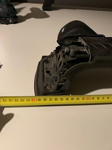 Müüa vähekasutatud Thule katuseraamid Edge (4 foto / 6)