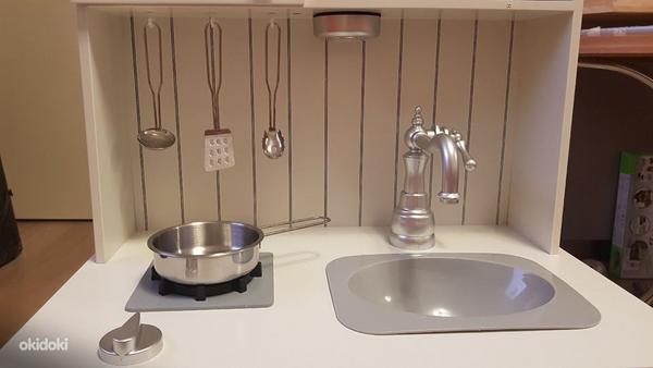 Новая детская деревянная кухня с подсветкой и посудой (фото #3)