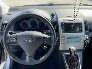 Toyota 2.2 130kw 2008 (5 foto / 12)
