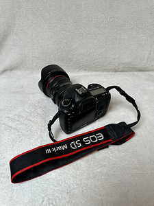 Продам камеру Canon Eos5D mark III + Canon Zoom Lens EF 24-1 (1 фото из 4)