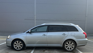 Toyota Avensis facelift 2.0 93kw d4d (4 foto / 14)