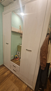 Müüa kasutatud riidekapp (1 foto / 3)