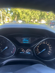 Ford Focus 1.6 (7 foto / 10)