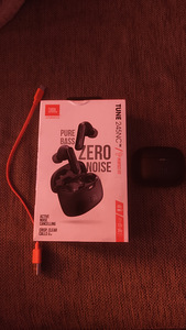 JBL Tune 245NC TWS (1 foto / 3)