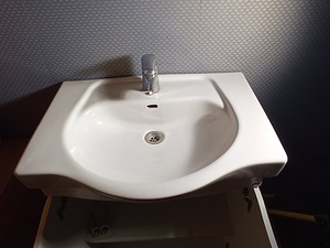Vannitoa valamukapp koos valamuga (8 foto / 9)