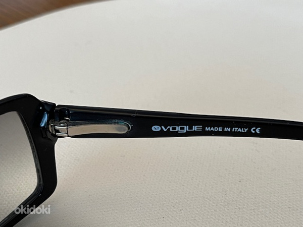 Солнцезащитные очки Vogue (фото #4)