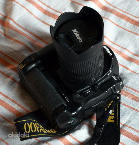 Fotoaparaat Nikon D300 objektiiv AF-S Nikkor 18-105mm (foto #1)