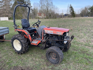 Kubota B1700 traktor (2 foto / 2)