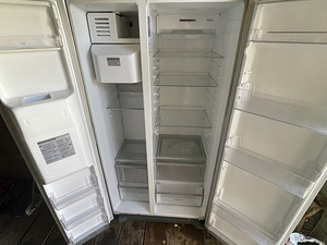 Kahepoolne külmik. LG kahe uksega külmkapp (5 foto / 9)