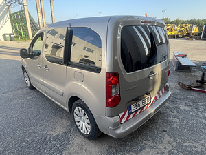 M: citroen berlingo multispace 2011a 1.6d (4 foto / 10)