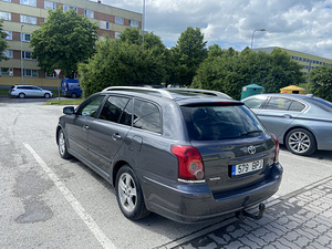 Toyota Avensis D-4D 2008 (4 foto / 9)