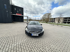 Volvo V60 D3/D4 2011 (4 фото из 9)