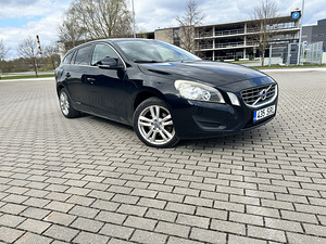 Volvo v60 (3 фото из 8)