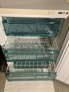 Продам холодильник Электролюкс. (4 фото из 4)