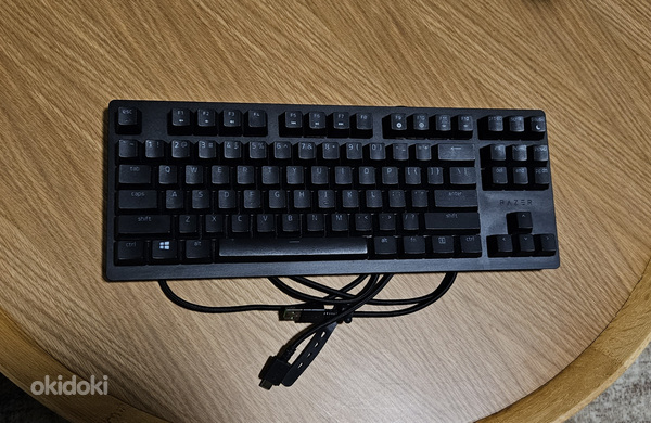 Оптическая игровая клавиатура Razer Huntsman V2 TKL - Red SW (фото #2)
