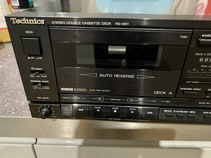 Broneritud: TECHNICS STEREO DOUBLE CASSETTE DECK RS-X911 (7 foto / 10)