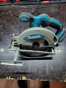Makita akuketassaag DSS610 (1 foto / 3)