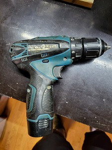 Makita akukruvikeeraja DF330D (1 foto / 1)