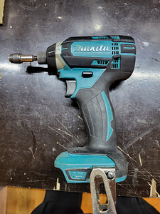 Makita dtd153 kärr (2 foto / 2)