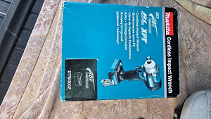 DTW300 makita 18v гайковерт (3 фото из 3)