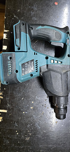 Makita DHR242 18V перфоратор (2 фото из 3)