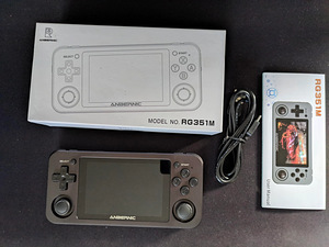 Nintendo (Portable Gaming Console RG351M) (1 foto / 7)