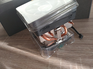 AMD башенный кулер Wraith Prism RGB (4 фото из 5)