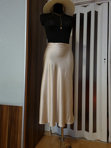 Müüa orignaalne Massimo Dutti satinseelik (asukoht Tallinn) (6 foto / 10)