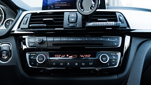 BMW F30 320d xdrive (8 foto / 15)