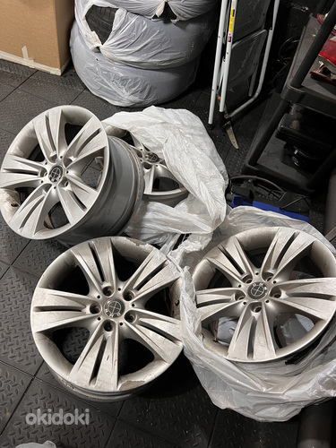 Продаются оригинальные литые диски BMW