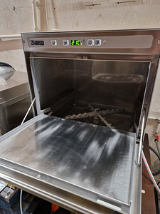 Nõudepesumasin Zanussi (2 foto / 2)