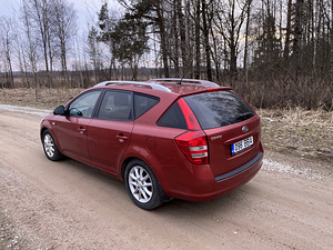 KIA Ceed SW 2008, 1.6 bensiin, automaat, 227 300 km ÜV 05/27 (10 foto / 14)