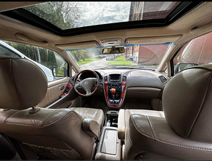 Lexus RX300 (2 фото из 3)
