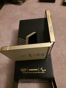 Samsung Galaxy Flip 6 (4 foto / 7)