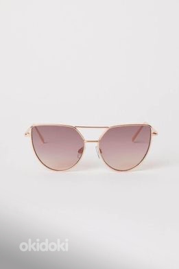 Розовые солнцезащитные очки h&m (фото #1)