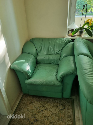 Комплект мебели: диван и кресло (фото #2)