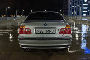 BMW 320i 110kw (2 foto / 8)
