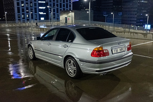 BMW 320i 110kw (3 foto / 8)